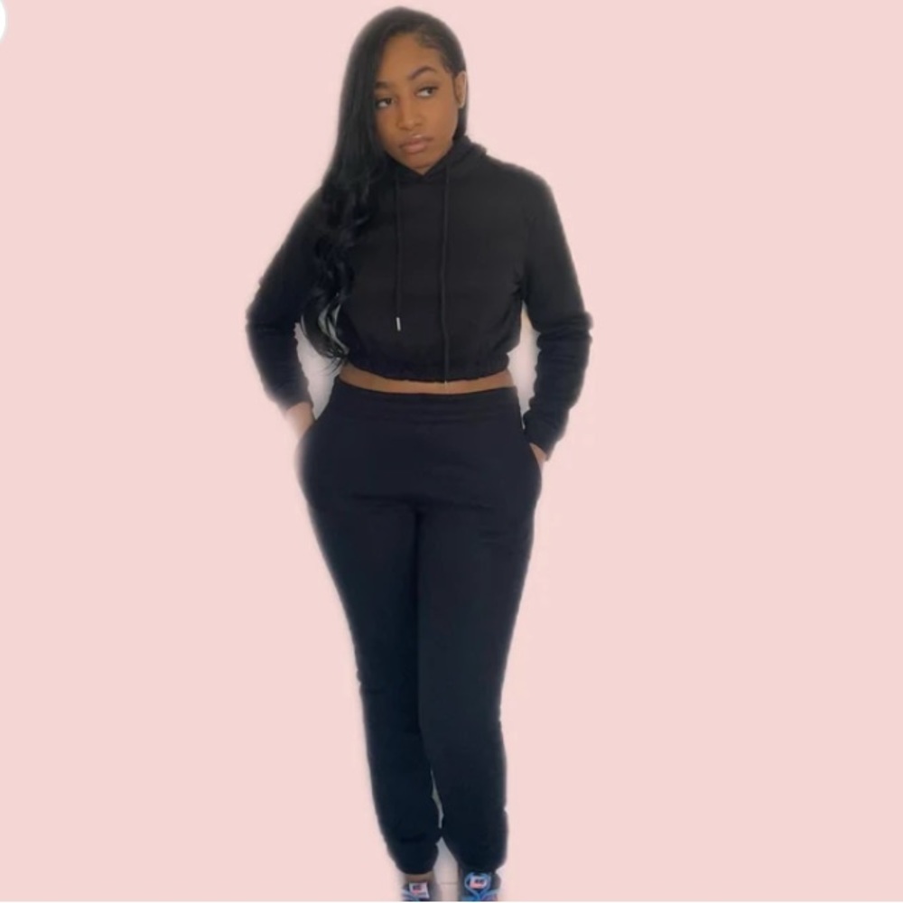 Cropped sweatsuit